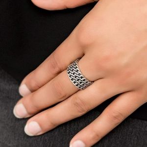 Metro Maker Paparazzi Ring